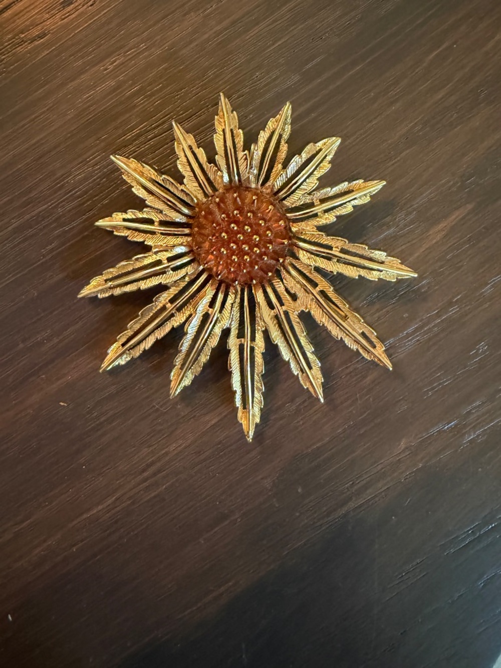Vintage Sarah Coventry Sunflower/Starburst brooch